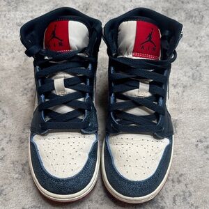 Nike Air Jordan 1 Mid SE Take Flight, size 4.5Y